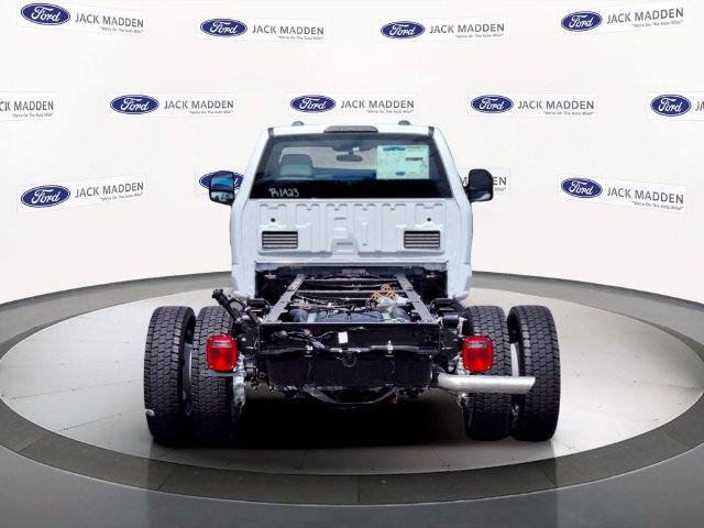 New 2026 Ford F550 4x4 Regular Cab Super Duty image 4