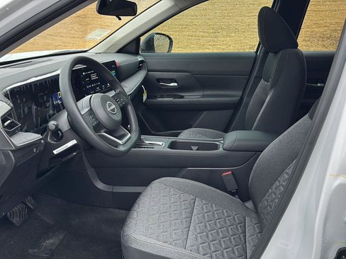 New 2026 Nissan Kicks SV w/ SV Premium Package image 8