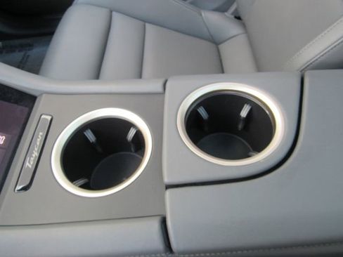 Used 2022 Porsche Taycan 4S image 50