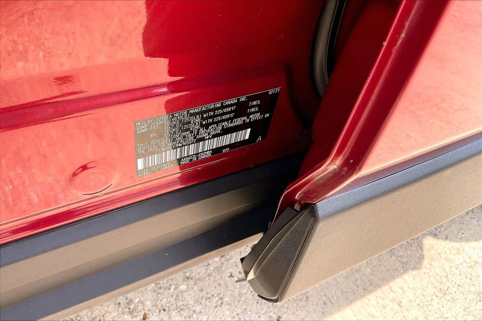 Used 2021 Toyota RAV4 XLE w/ Convenience Package FWD image 36