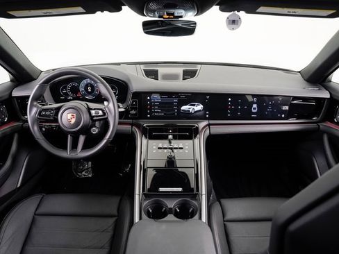 Used 2025 Porsche Panamera 4 image 20