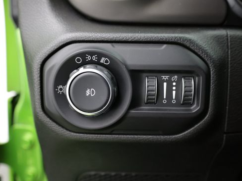 Used 2020 Jeep Wrangler Unlimited Sport AWD/4WD image 13