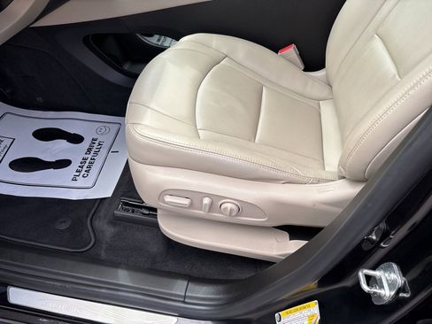 Used 2019 Buick Enclave Premium image 19