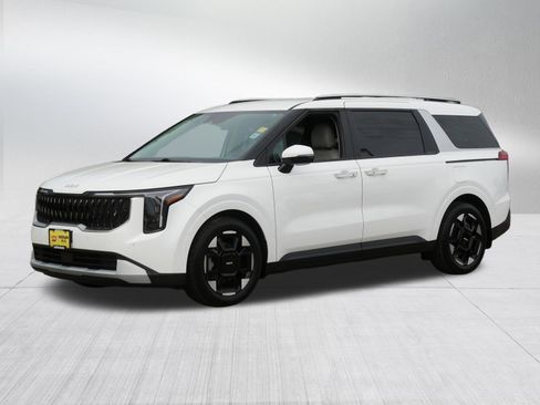 Used 2025 Kia Carnival EX FWD image 3