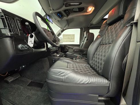 New 2025 GMC Savana 2500 Extended w/ Driver Convenience Package image 23