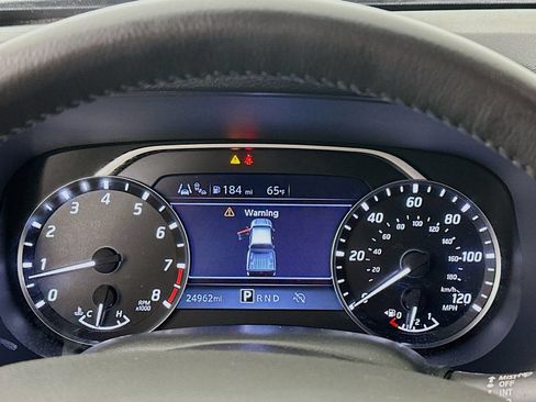 Used 2024 Nissan Frontier SL w/ Technology Package RWD image 12