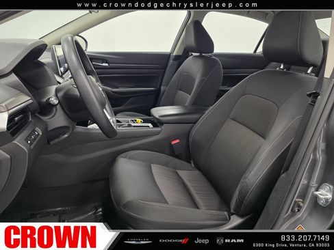 Used 2024 Nissan Altima 2.5 SV FWD image 19