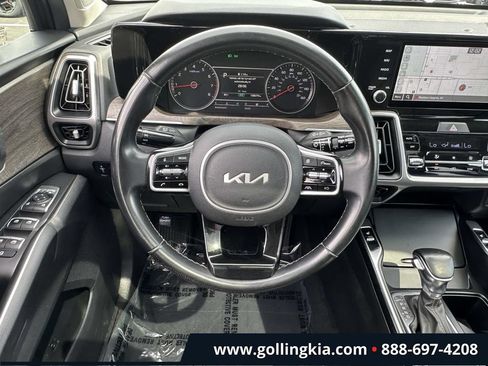 Used 2022 Kia Sorento S w/ Panoramic Sunroof Package AWD/4WD image 15