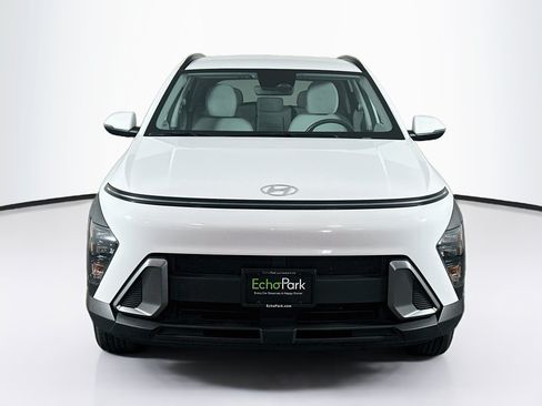 Used 2025 Hyundai Kona SEL AWD/4WD image 2