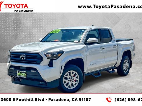 Used 2025 Toyota Tacoma SR5 AWD/4WD image 1