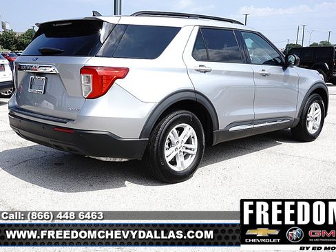 Used 2023 Ford Explorer XLT AWD/4WD image 38