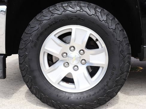 Used 2018 Chevrolet Silverado 1500 LT w/ All Star Edition image 40