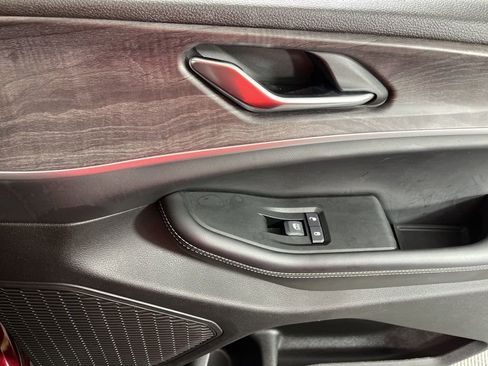 Used 2024 Jeep Grand Cherokee Limited w/ Black Appearance Package image 11