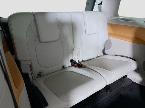 New 2025 Volkswagen ID. Buzz Pro S Plus image 27