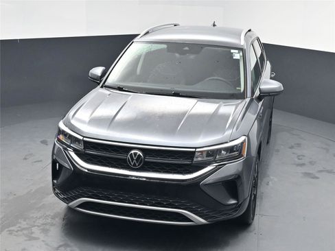 Used 2023 Volkswagen Taos SE image 9