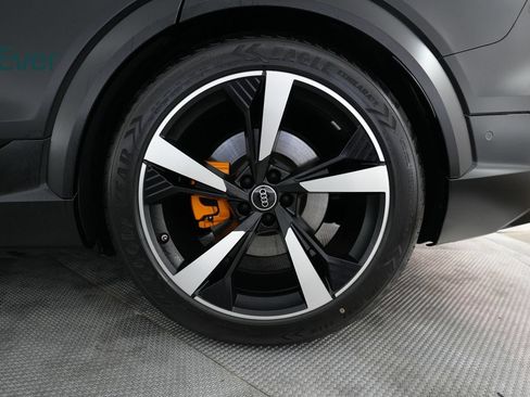 Used 2022 Audi e-tron S Premium Plus AWD/4WD image 9