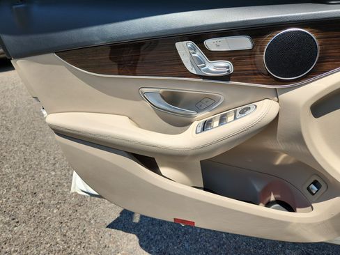 Used 2018 Mercedes-Benz C 300 4MATIC Sedan image 19