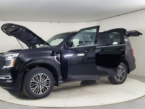 New 2026 Nissan Armada Platinum image 10