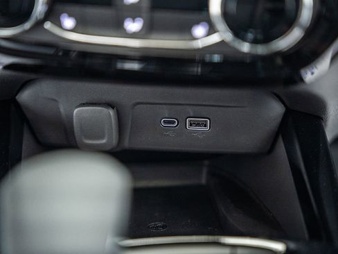 New 2026 Chevrolet Trax RS w/ Sunroof Package FWD image 26