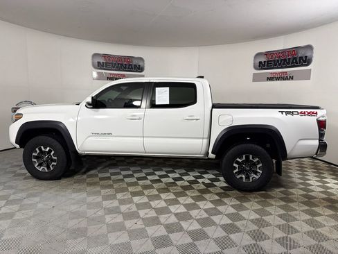 Used 2022 Toyota Tacoma TRD Off-Road AWD/4WD image 6