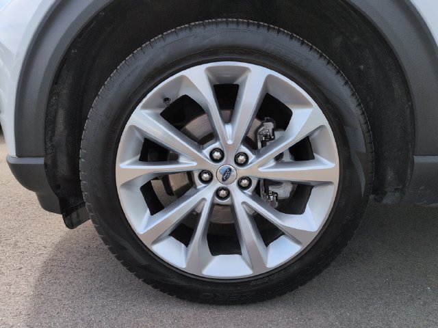 Certified 2023 Ford Explorer Platinum w/ Technology Package AWD/4WD image 10