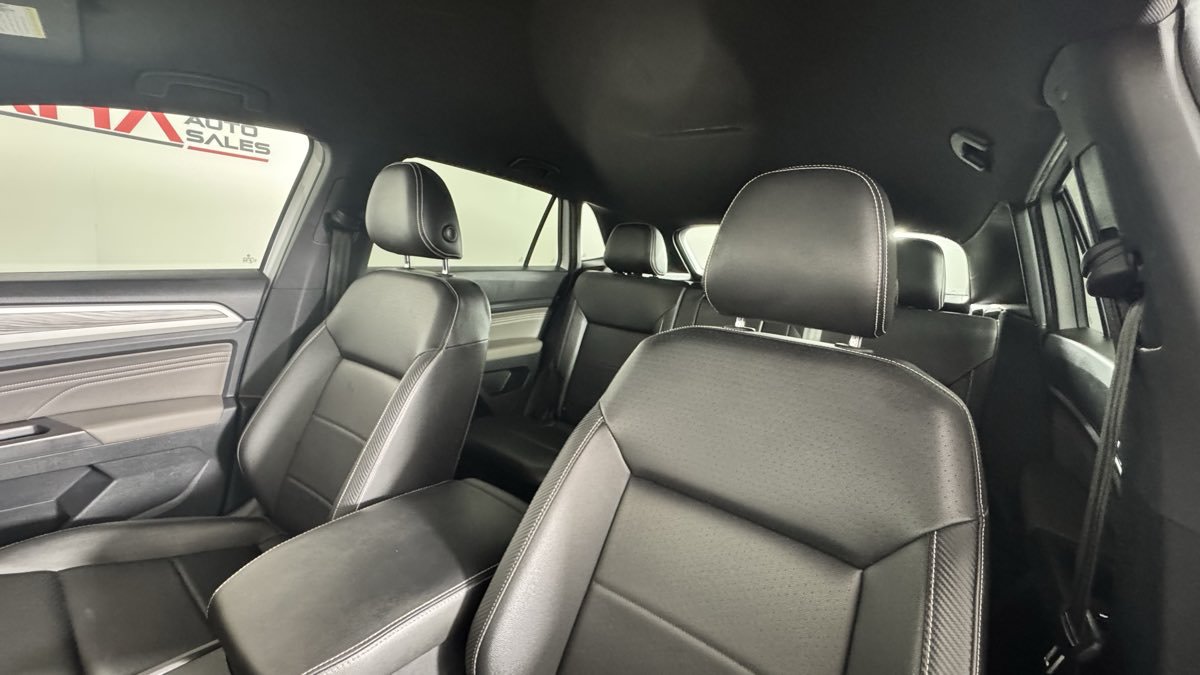 Used 2021 Volkswagen Atlas Cross Sport SE FWD image 14