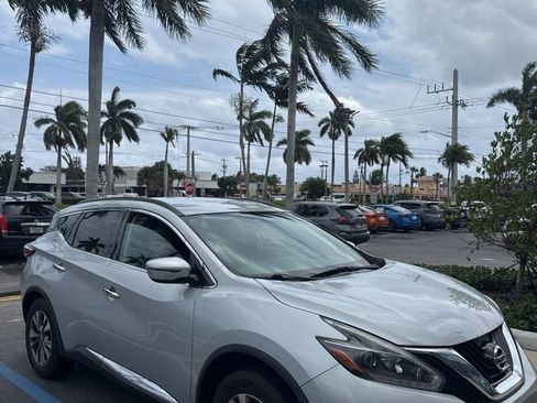 Used 2018 Nissan Murano SV FWD image 1
