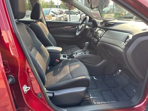 Used 2018 Nissan Rogue SV AWD/4WD image 17