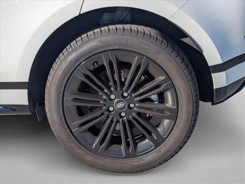 Used 2024 Land Rover Range Rover Evoque Dynamic SE image 19