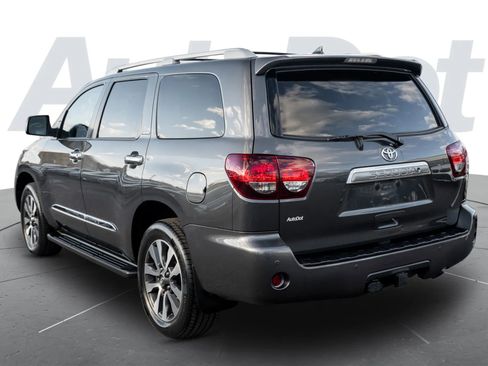 Used 2018 Toyota Sequoia Limited image 2