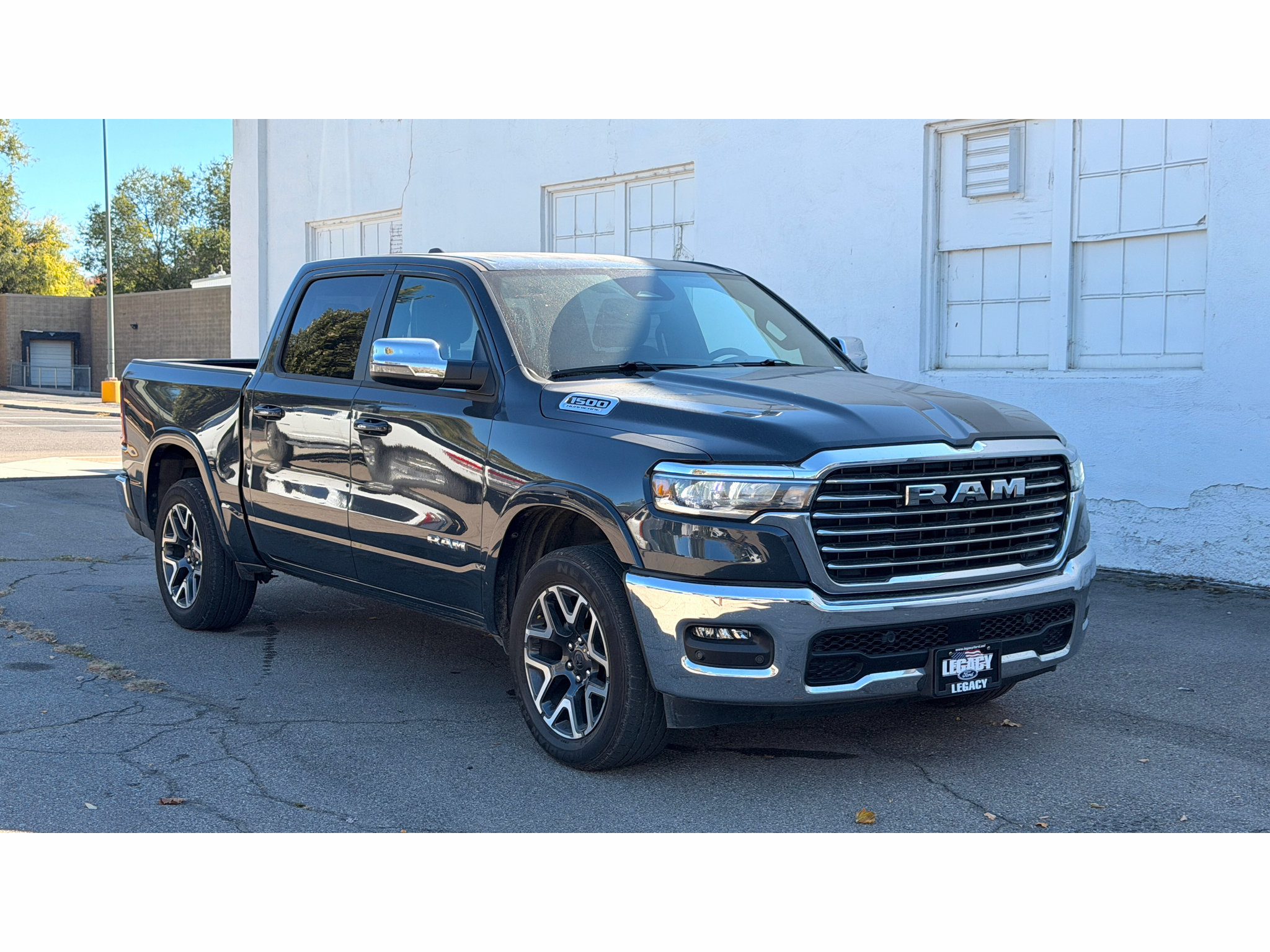 Used 2026 RAM 1500 Laramie AWD/4WD image 1
