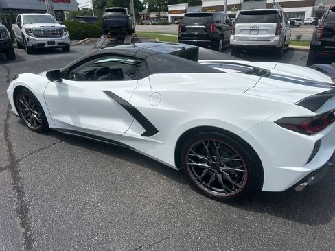 Used 2024 Chevrolet Corvette Stingray Premium Conv w/ Z51 Performance Package RWD image 24