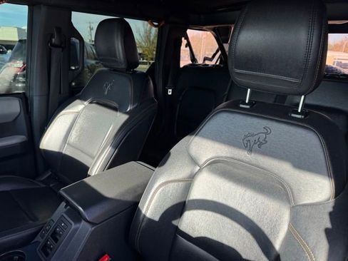 Used 2022 Ford Bronco Badlands image 12