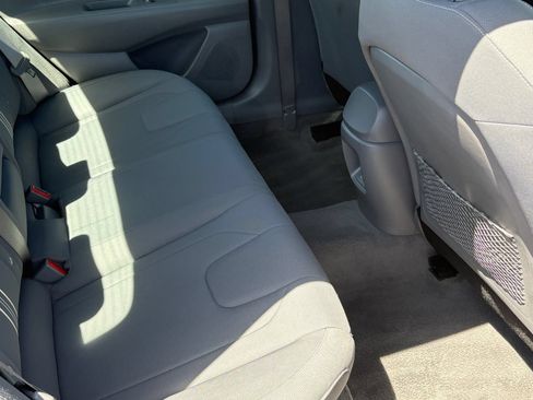 Used 2025 Hyundai Elantra SEL FWD image 25