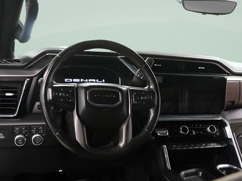 Used 2025 GMC Sierra 2500 Denali Ultimate AWD/4WD image 9