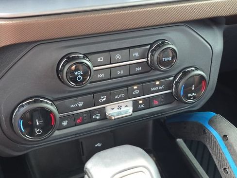 Used 2022 Ford Bronco Outer Banks AWD/4WD image 29