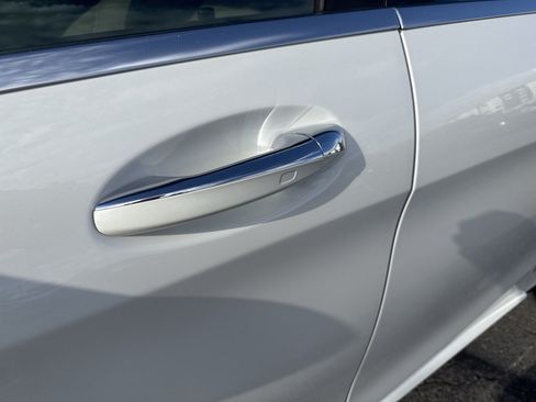 Used 2015 Mercedes-Benz S 550 4MATIC Sedan image 11