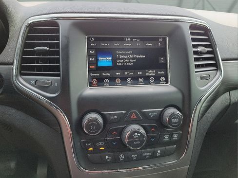 Used 2021 Jeep Grand Cherokee Laredo image 15