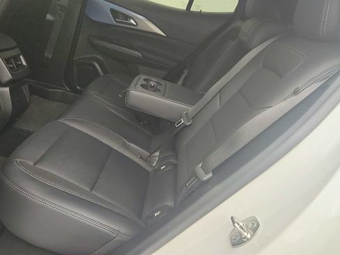 Used 2024 Chevrolet Equinox EV LT FWD image 24