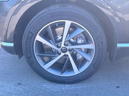 Used 2025 Genesis GV80 2.5T Advanced image 9