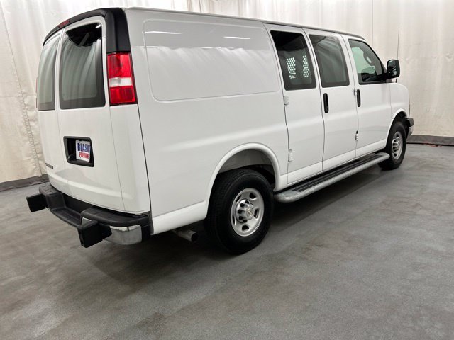 Used 2025 Chevrolet Express 2500 w/ Driver Convenience Package RWD image 4