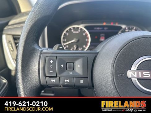 Used 2024 Nissan Rogue SV image 26