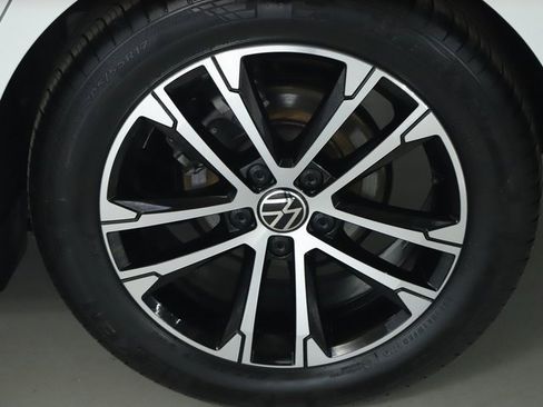 Used 2025 Volkswagen Jetta Sport image 37