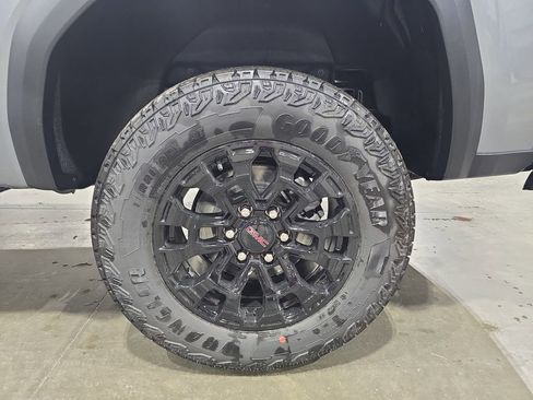 New 2026 GMC Canyon Elevation w/ Convenience Package RWD image 32