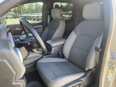 Used 2024 Chevrolet Colorado ZR2 w/ Technology Package AWD/4WD image 20