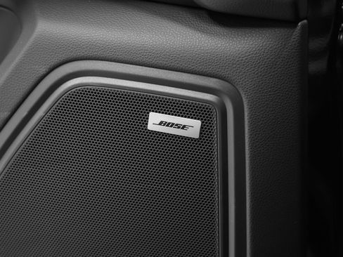 Certified 2024 Porsche Macan AWD/4WD image 39