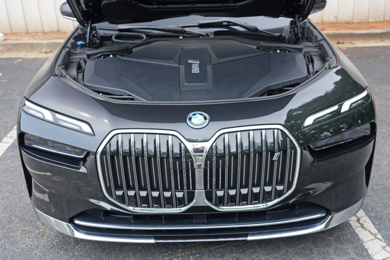 Used 2023 BMW i7 xDrive60 AWD/4WD image 8