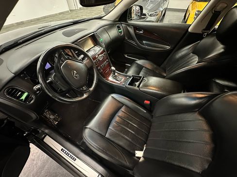 Used 2017 INFINITI QX50 AWD w/ Premium Plus Package image 16