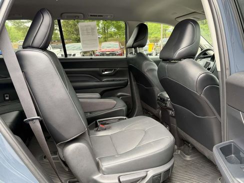 Used 2024 Toyota Grand Highlander AWD image 14