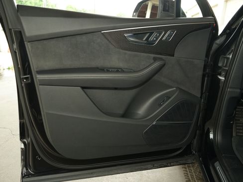 Used 2023 Audi SQ7 Prestige AWD/4WD image 20